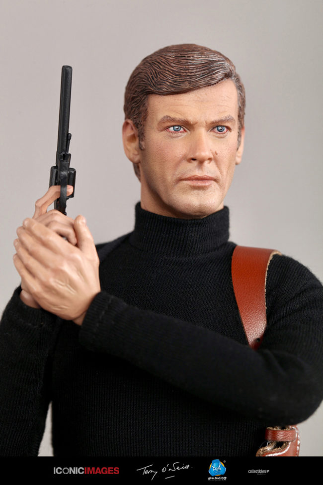 RM001-DID-Roger-Moore-Officially-Licensed-Action-Figure-4