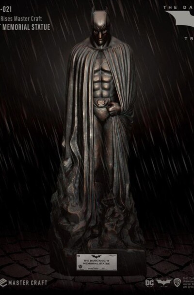 Beast Kingdom: The Dark Knight Rises "Memorial Batman" Master Craft Statue