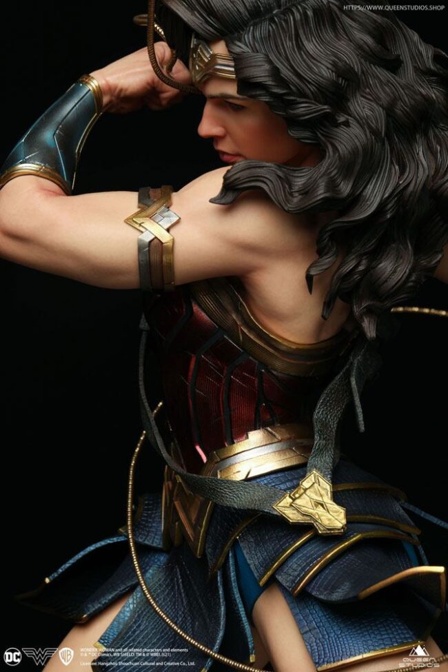 x_qs-ww-comic-statue_f