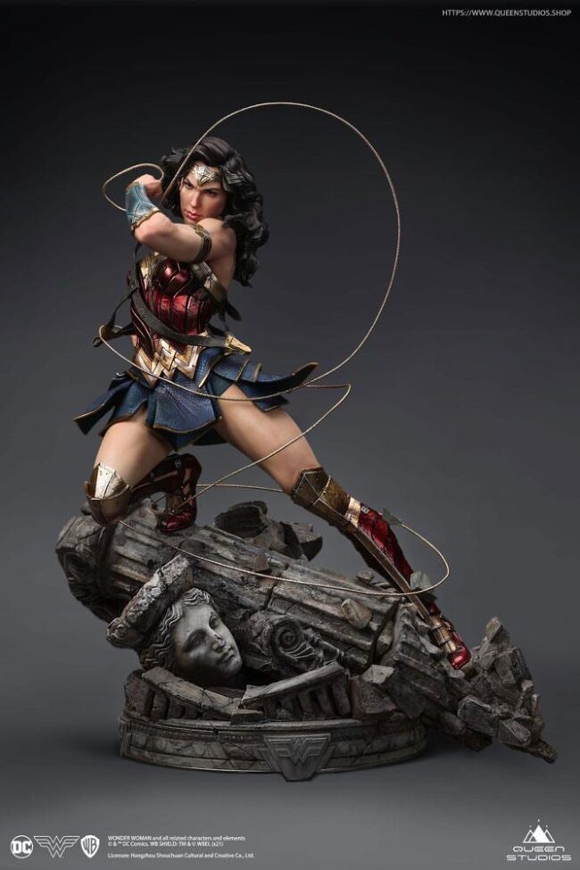 x_qs-ww-comic-statue_m