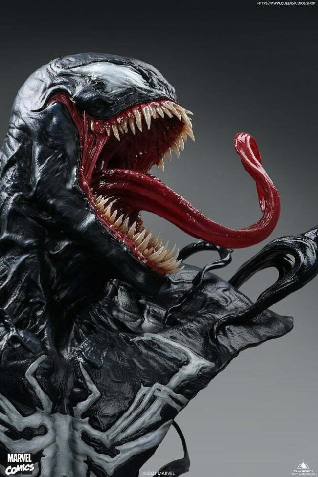 Venom-Life-Size-Queen-Studios (8)