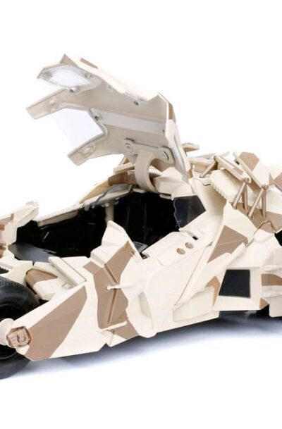 Jada Toys: Batman The Dark Knight Diecast Modell 1/24 2008 Batmobile Camo mit Figur