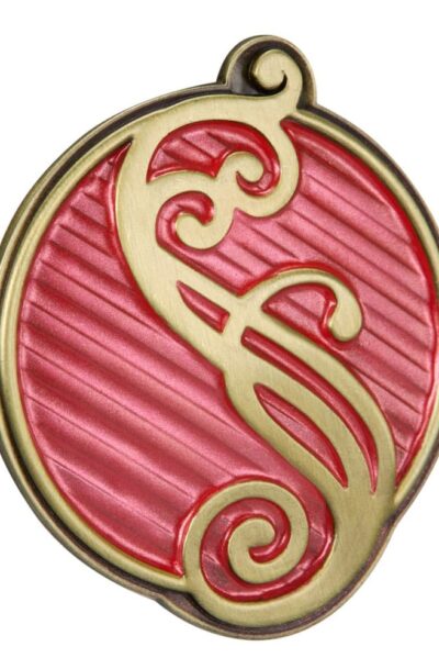 Noble Collection: Wicked Pin Glinda’s Shiz Red 7 cm