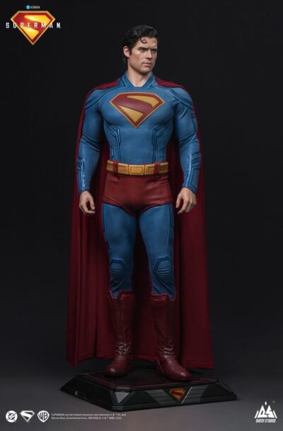 Queen Studios: Superman 2025 "Superman" 1/1Life-Size Statue (Q1/2027)