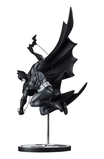 McFarlane Toys: DC Direct Batman Black & White Statue 1/10 Batman by Inhyuk Lee 25 cm