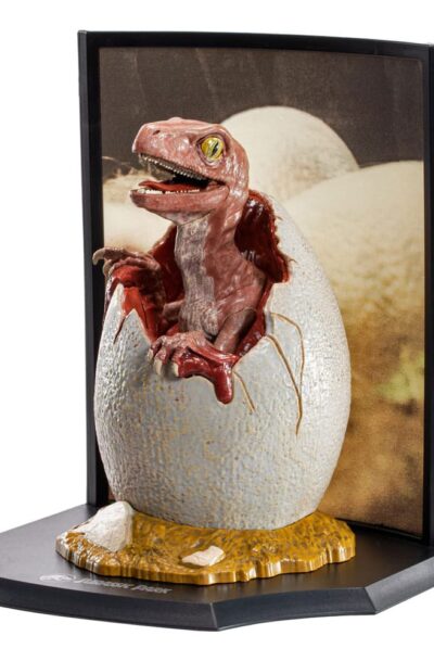 Noble Collection: Jurassic Park Toyllectible Treasure Statue Raptor Egg Life Finds A Way 12 cm
