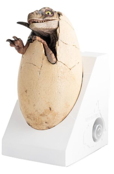 ECC: Jurassic Park III "White Queen Hatching Egg" Statue (Q4/2026)