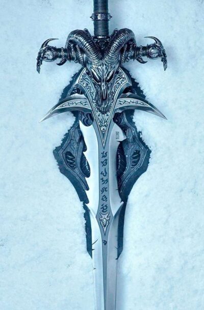 Blizzard: World of Warcraft "Frostmourne" 1/1 Sword Replica + Wandhalterung
