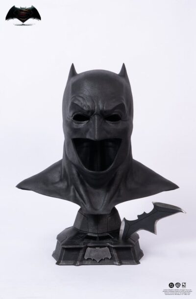 PureArts: Justice League / Batman vs. Superman -Dawn of Justice Replik "Batman Cowl " 1/1 Replik (Q3/2027)