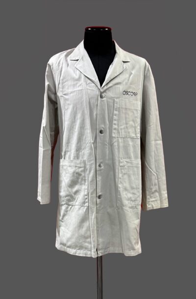 Production Used: The Amazing Spider-Man 2 (Rise Of Electro) „Oscorp Lab Coat“ Screen Used Costume