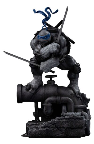 Iron Studios: Teenage Mutant Ninja Turtles "Leonardo - Black and White Variant " 1/10 Art Scale Statue (Q4/2026)