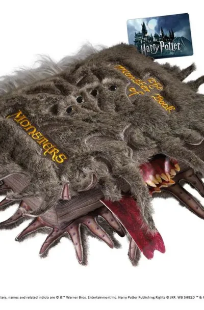 TNC: Harry Potter "Monsterbuch der Monster" 30 x 36 cm Collectors Plüschfigur (Q4/2026)