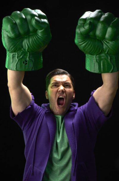 Hasbro: The Incredible Hulk "Roleplay-Fäuste"  Marvel Legends Premium Replika