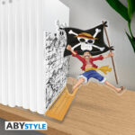 one-piece-acryl-bookend-luffy-with-his-flagb
